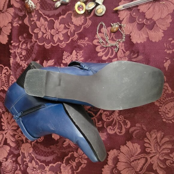 A J Valenci Blue Heeled Booties 8.5 - Picture 4 of 6